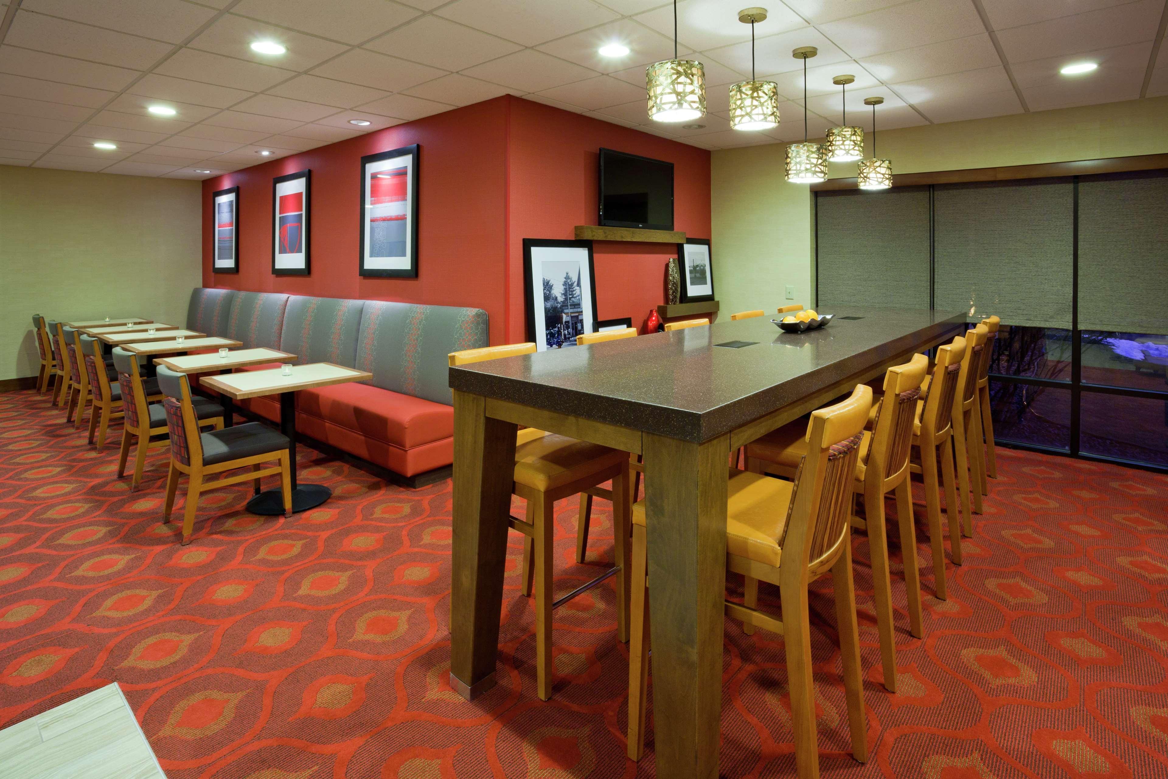 Hampton Inn Рокфорд Екстериор снимка