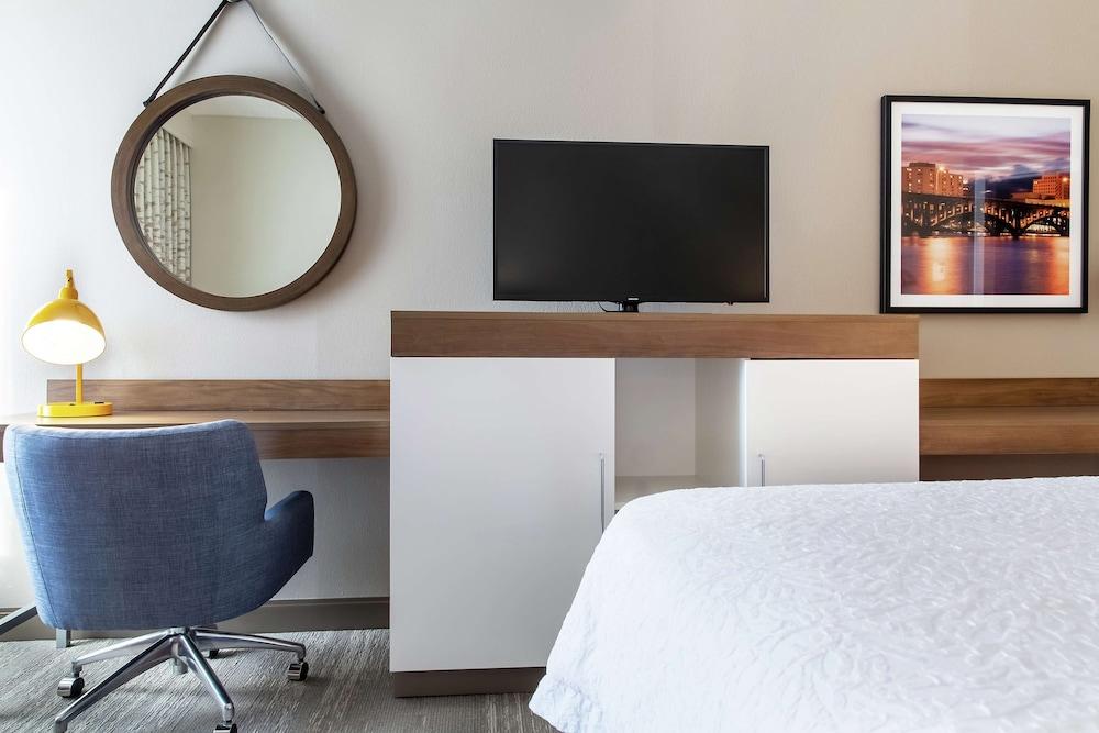 Hampton Inn Рокфорд Екстериор снимка