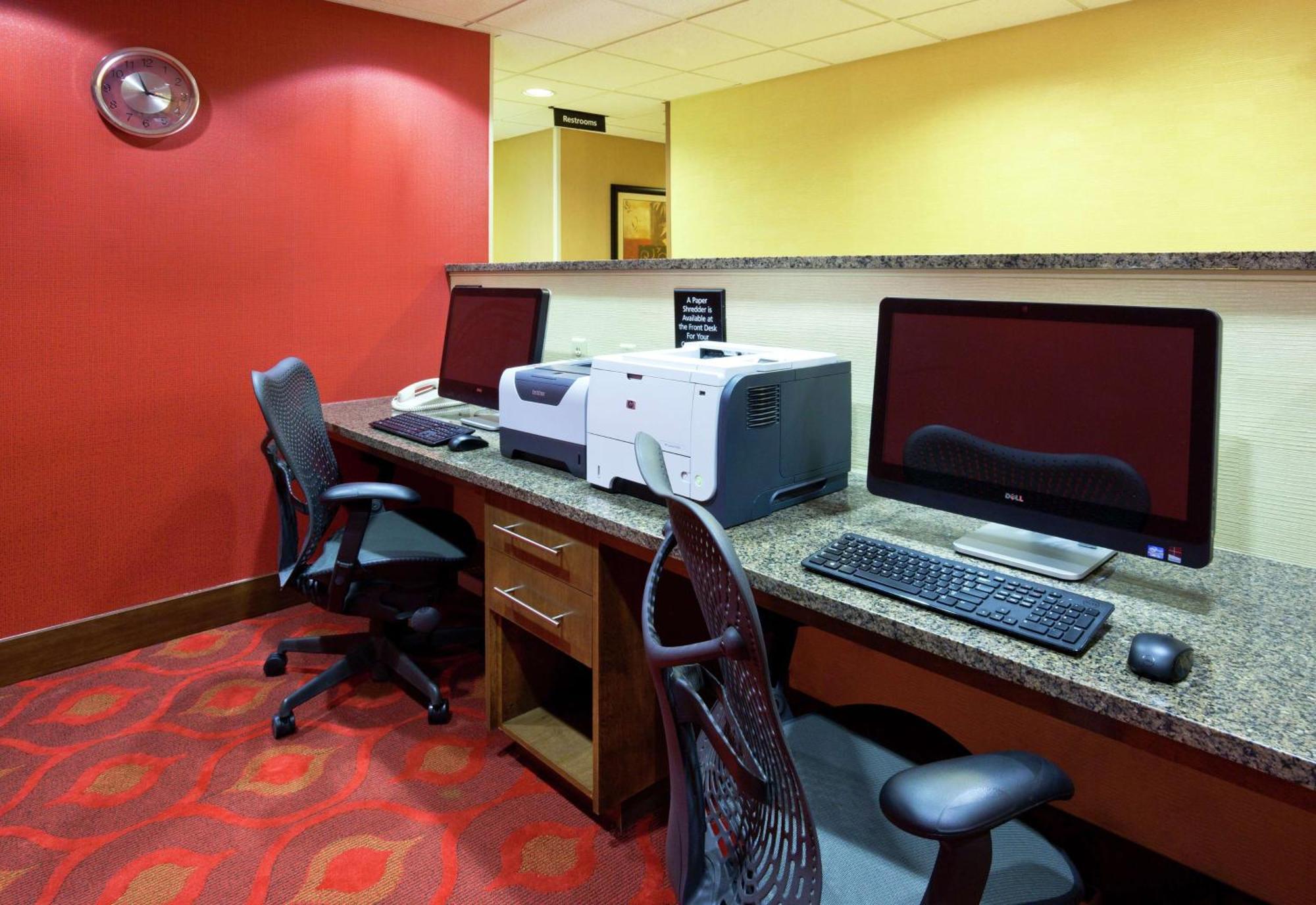 Hampton Inn Рокфорд Екстериор снимка