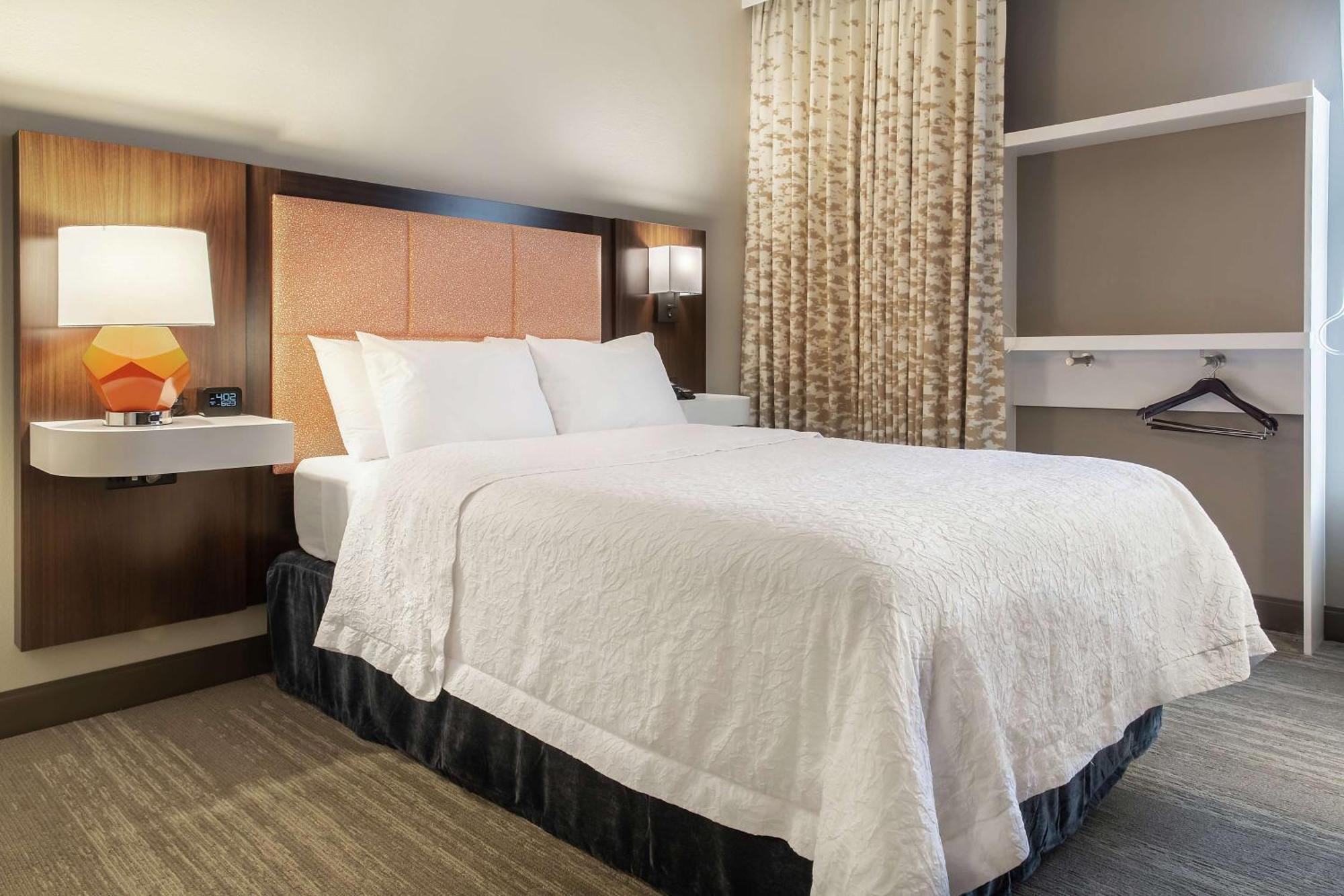 Hampton Inn Рокфорд Екстериор снимка