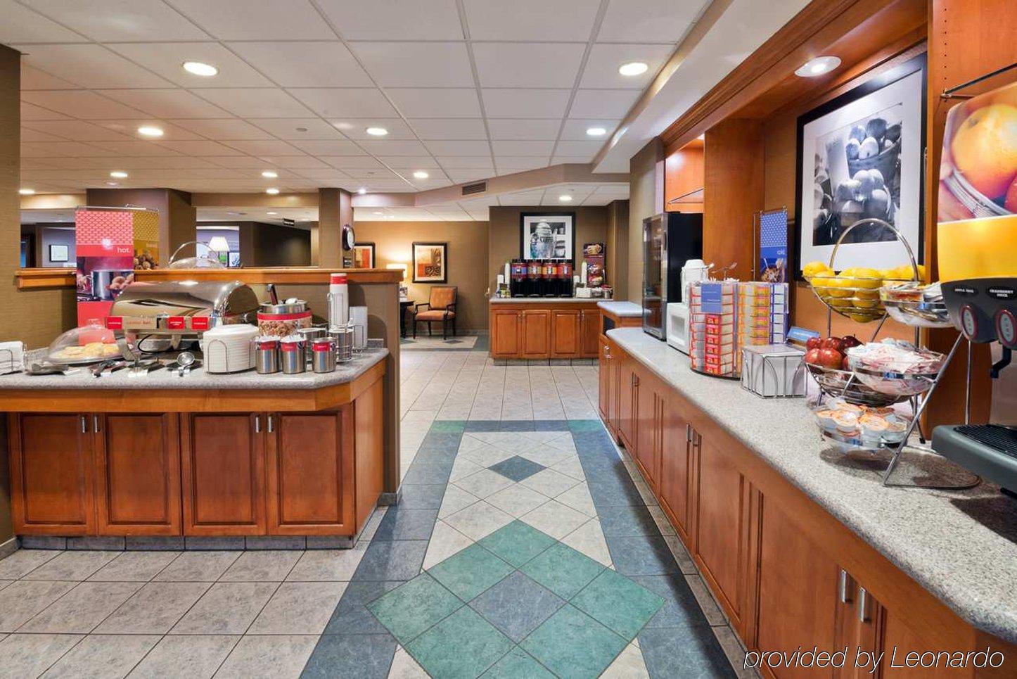 Hampton Inn Рокфорд Екстериор снимка